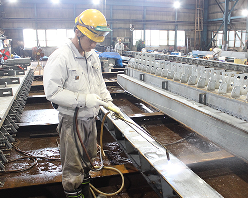 創業70年の歴史がある本社工場